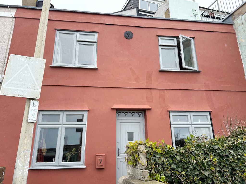 Lot: 22 - TWO-BEDROOM TERRACE HOUSE FOR REFURBISHMENT - Outside Of Property